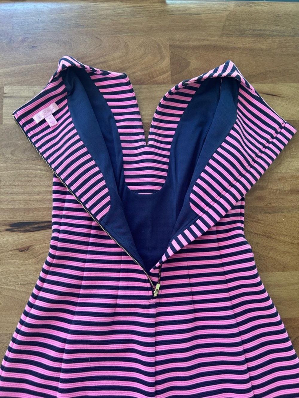 Lilly Pulitzer Pink & Navy Striped Sleeveless Dress w/ V-Notch Neck - Size XS - Picture 5 of 8